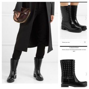 Authentic ~ Black Valentino Garavani Tonal Rockstud Rain Boots Size 36 IT